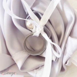 Mariage gris argent blanc porte-alliance personnalisable original fleur \"Simplicité\"