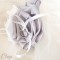 Mariage gris argent blanc porte-alliance personnalisable original fleur