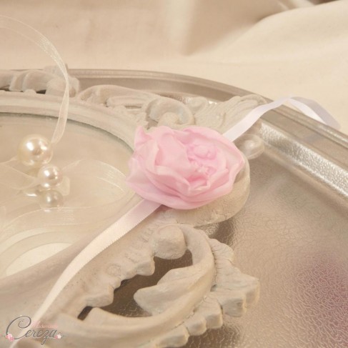 Bracelet fleur rose pâle demoiselle d'honneur personnalisable Adèle  - accessoire cortège mariage