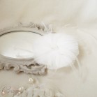 Bijou de tête fleur de plumes mariée romantique perles et cristaux 'Clémentine'