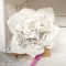 Bouquet de mariée original roses de papier écriture atypique éternel