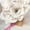 Bouquet de mariée original roses de papier écriture atypique origami