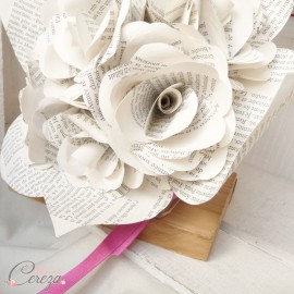 Bouquet de mariée original roses de papier écriture "Baudelaire"