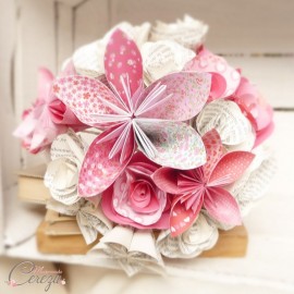 Bouquet de mariage atypique fleurs de papier tons rose "Crazy Love" - Bouquet mariée origami