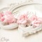 Pics à chignon rose quartz petites fleurs mariée romantique