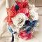 Bouquet de mariage atypique fleurs de papier tons rouge bleu personnalisé réservé "Crazy Love"