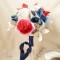 Bouquet de mariage atypique fleurs de papier tons rouge bleu personnalisé réservé "Crazy Love"