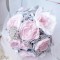 Bouquet de mariage hiver chic féérique rose poudré gris blanc, broche cristal