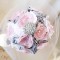 Bouquet de mariage hiver chic féérique rose poudré gris blanc, broche cristal