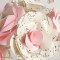 Bouquet mariée original fleurs partition de musique et rose " Jeannette"