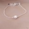 Bracelet mariée perle solitaire tendance minimaliste "Lou"  Bijou mariage 