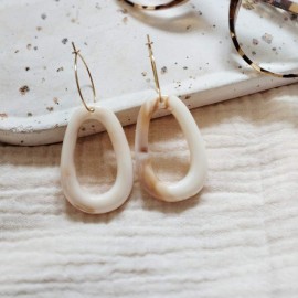 Boucles d'oreille maxi beige marbré  - Bijou tendance