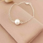 Bracelet mariée perle solitaire tendance minimaliste "Lou"  Bijou mariage 