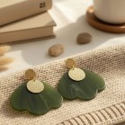 Boucles d'oreille pétales de fleur vert  - Bijou tendance
