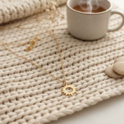 Collier pendentif soleil - Bijou précieux