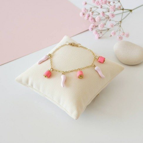 Bracelet breloques corail rose p&acirc;le - Bracelet charms
