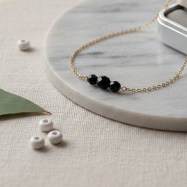 Bracelet fin perles noires "Gabrielle" - Bijou bohème chic