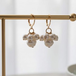 Boucles d'oreille mariage perles peu pendantes "Fleur"