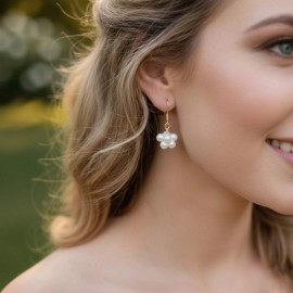 Boucles d'oreille mariage perles peu pendantes "Fleur"
