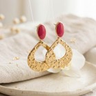 Boucles d'oreilles bohèmes rose et dorées martelées