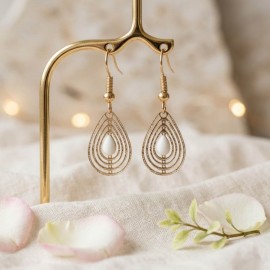 Boucles d'oreille pendantes filigrane doré blanches - Style bohème chic