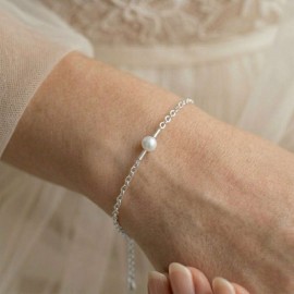 Bracelet mariée perle solitaire tendance minimaliste "Lou"  Bijou mariage 