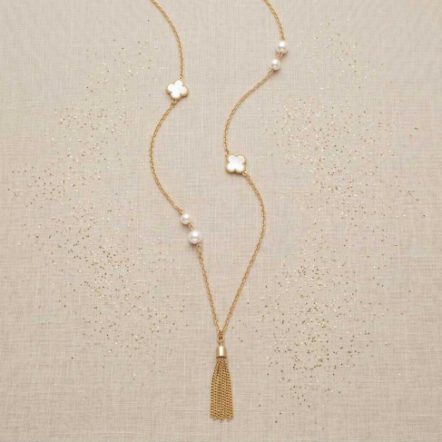 Sautoir "Op&eacute;ra" chic perles de culture et tr&egrave;fles en nacre sur cha&icirc;ne dor&eacute; - Bijou cr&eacute;ateur