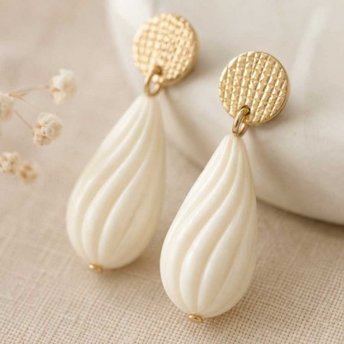 Boucles d'oreilles boh&egrave;me chic goutte ivoire