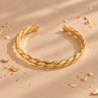 Bracelet jonc torsadé doré en acier inoxydable "Ondine" - Bijou bohème chic