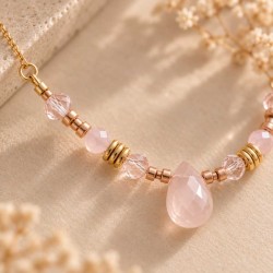 Collier doré quartz rose et cristaux Swarovski – Bijou bohème chic