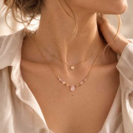 Collier doré quartz rose et cristaux Swarovski – Bijou bohème chic