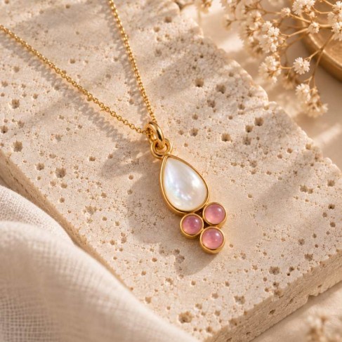Collier nacre v&eacute;ritable et calc&eacute;doine rose "Capucine"