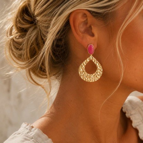 Boucles d'oreilles boh&egrave;mes rose et dor&eacute;es martel&eacute;es