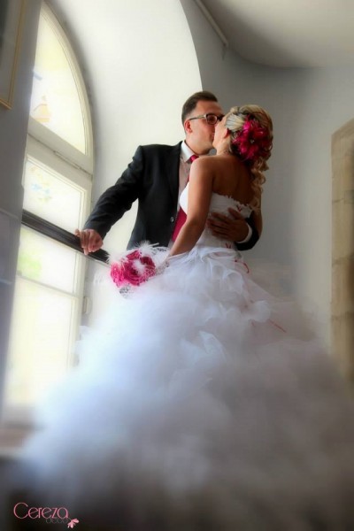 bouquet de mariage cabaret plumes fuchsia blanc cereza real wedding