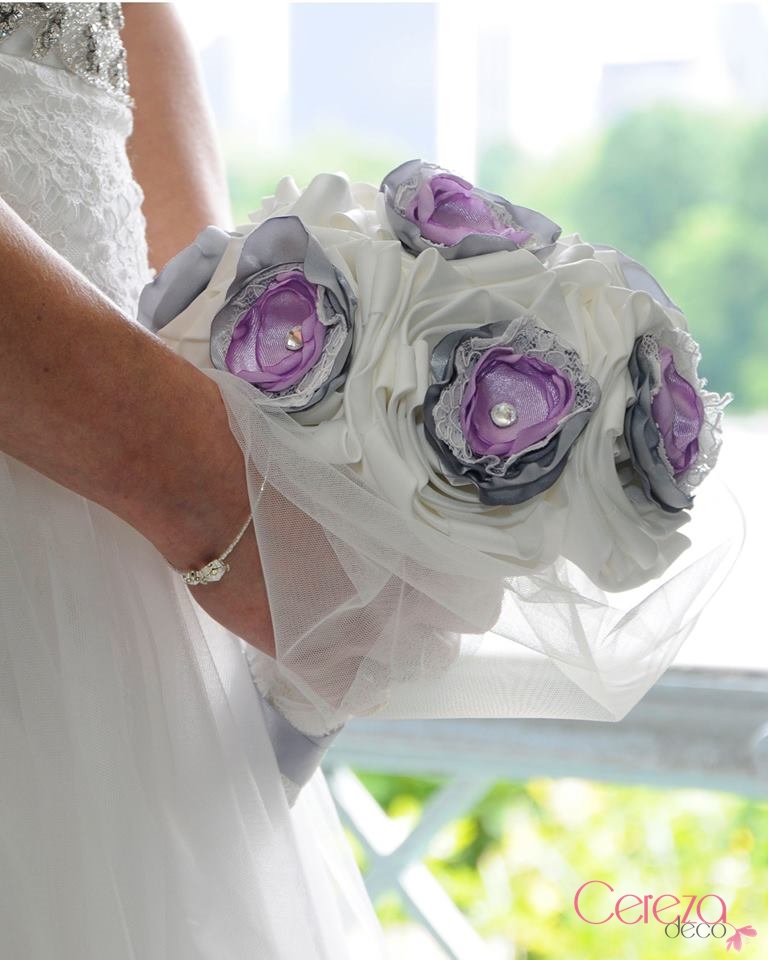 bouquet de mariée bijou éternel dentelle strass cristal ivoire parme gris cereza deco