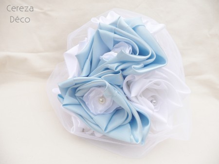 bouquet mariage original bleu ciel blanc tissu perle