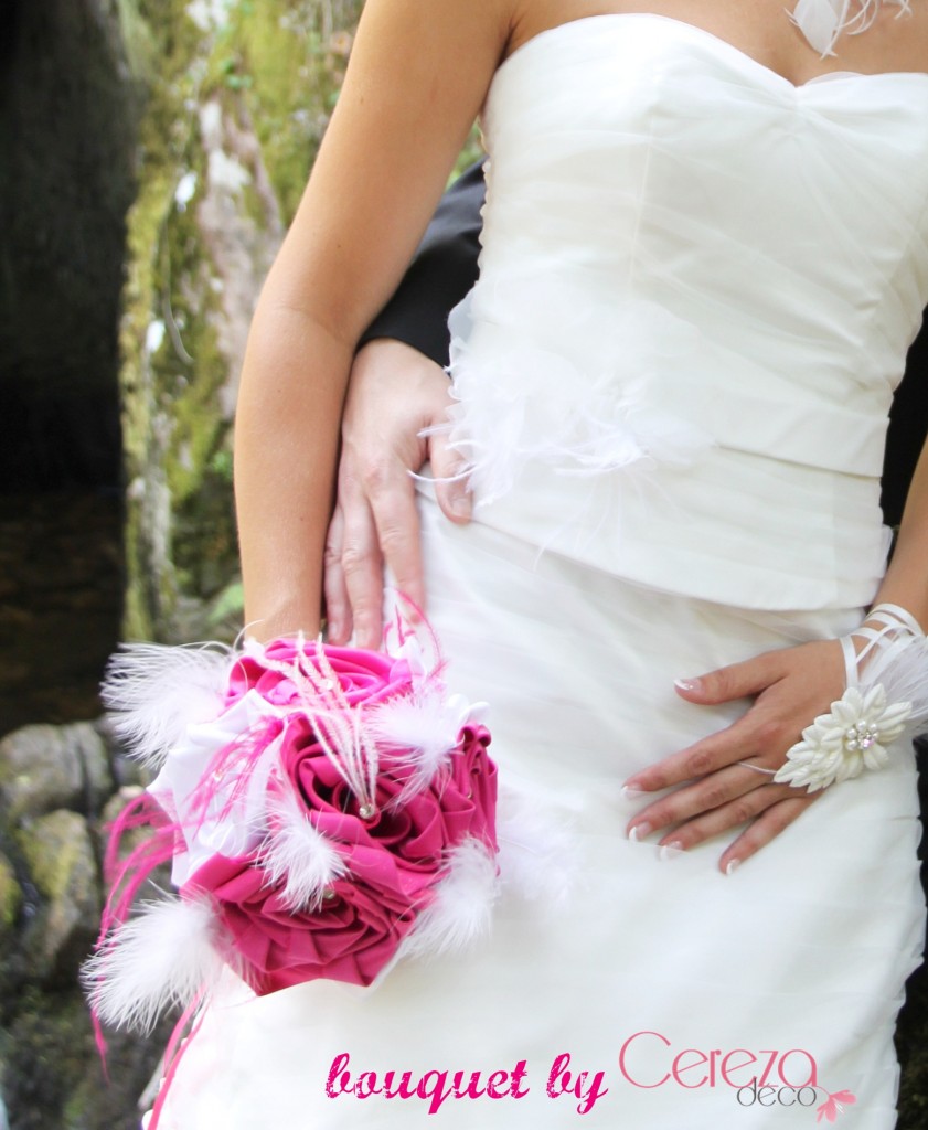 bouquet mariage original tissu plume strass blanc rose fuchsia sur mesure personnalisé cereza deco 2