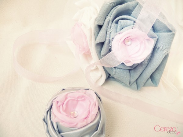 porte alliance original fleur mariage rose gris blanc original