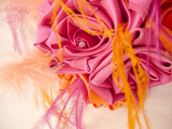 mariage colore boheme plumes  orange rose fuchsia bouquet tissu Mademoiselle Cereza Deco