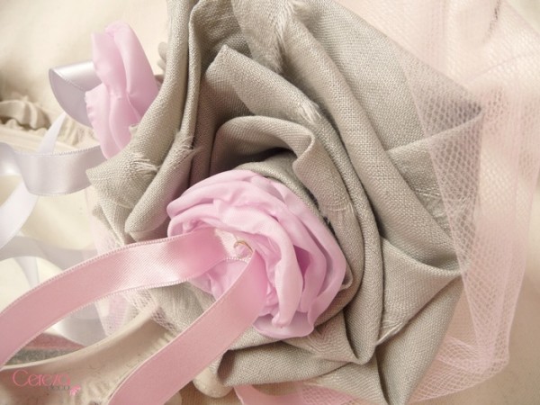 accessoires mariage rose gris strass bouquet porte alliance boutonniere Mademoiselle Cereza Deco