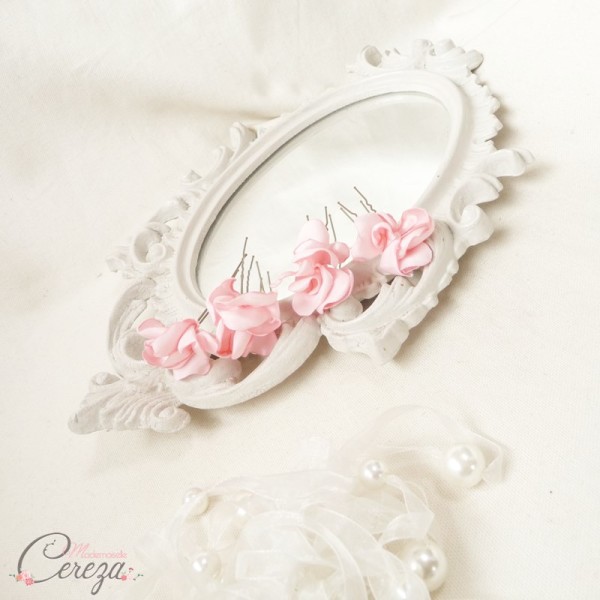 pics chignon mariage petites fleurs rose pâle Mademoiselle Cereza