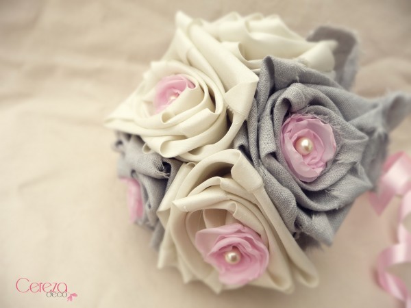 mariage rose gris ivoire bouquet tissu bijou éternel cereza deco 1