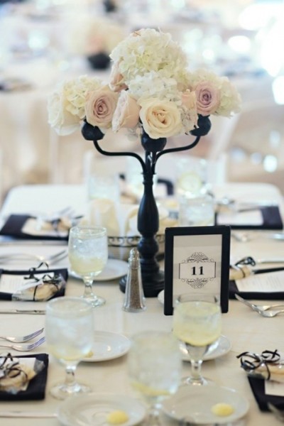 mariage baroque deco table chandelier noir original fleur blanc ivoire Mademoiselle Cereza blog mariage 