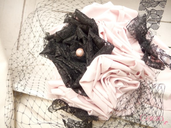 mariage rose poudre noir boudoir dentelle voilette bouquet de mariee original bijou Mademoiselle Cereza deco 3