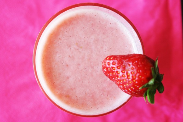 milkshake rose à la fraise