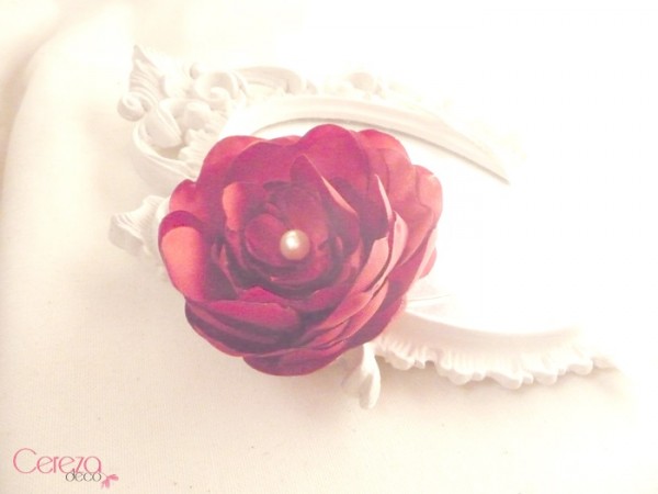 bijou de coiffure serre tete mariage fleur rouge perle ivoire cereza deco 4