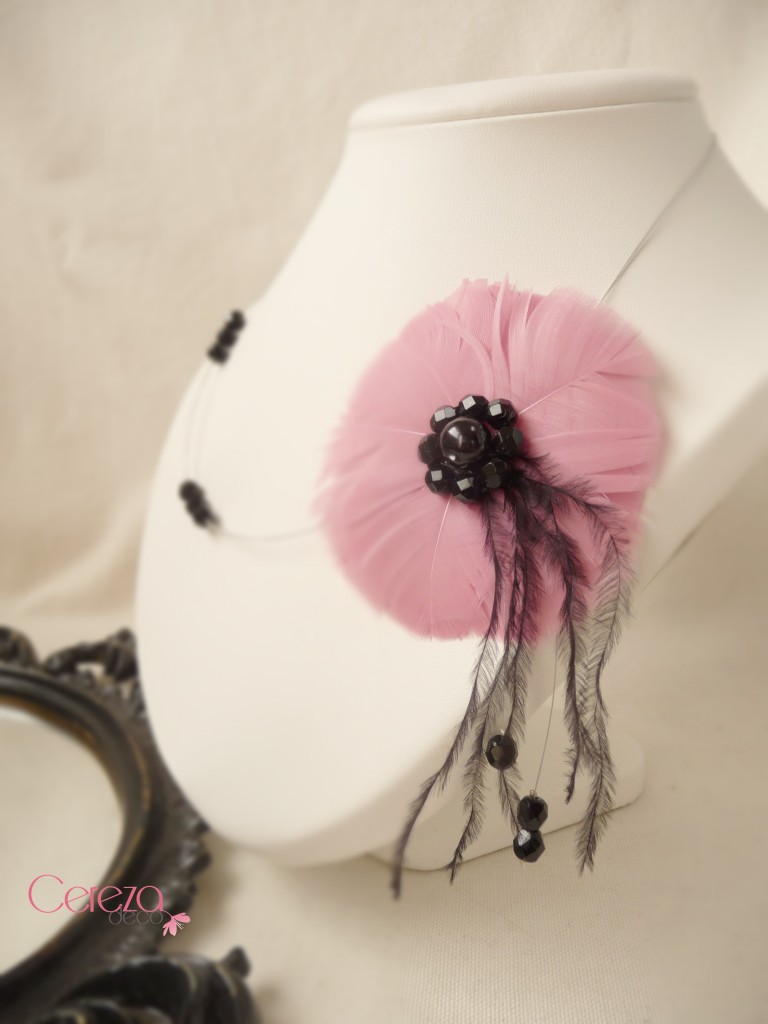 mariage plume bijou mariage collier fleur de plume vieux rose noir cereza deco