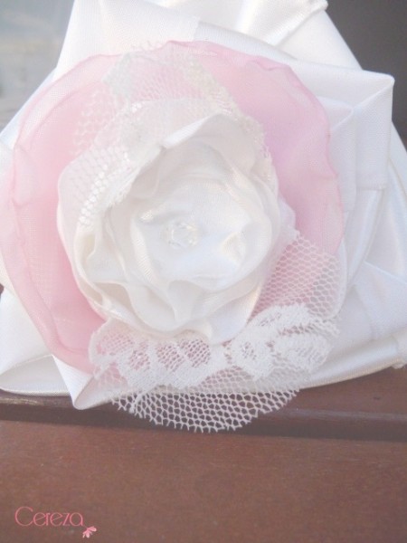 bouquet de mariage chic dentelle ivoire satin organza cereza