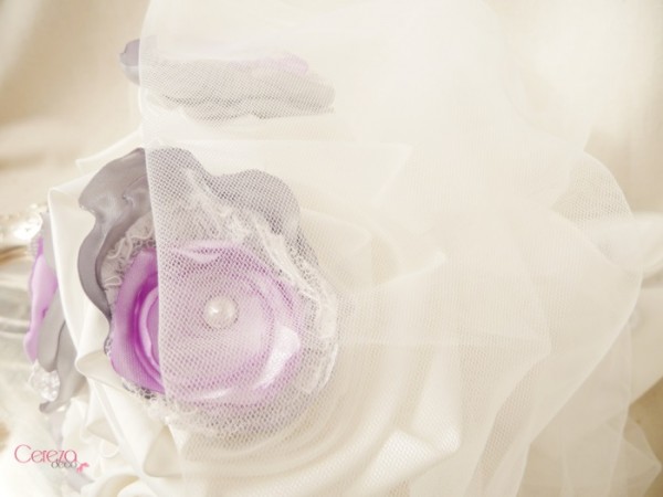 bouquet de mariage dentelle original ivoire gris parme strass cristal cereza deco 9