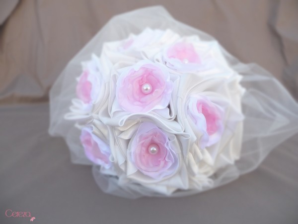 bouquet de mariée tissu satin original bijou ivoire rose blanc cereza 1